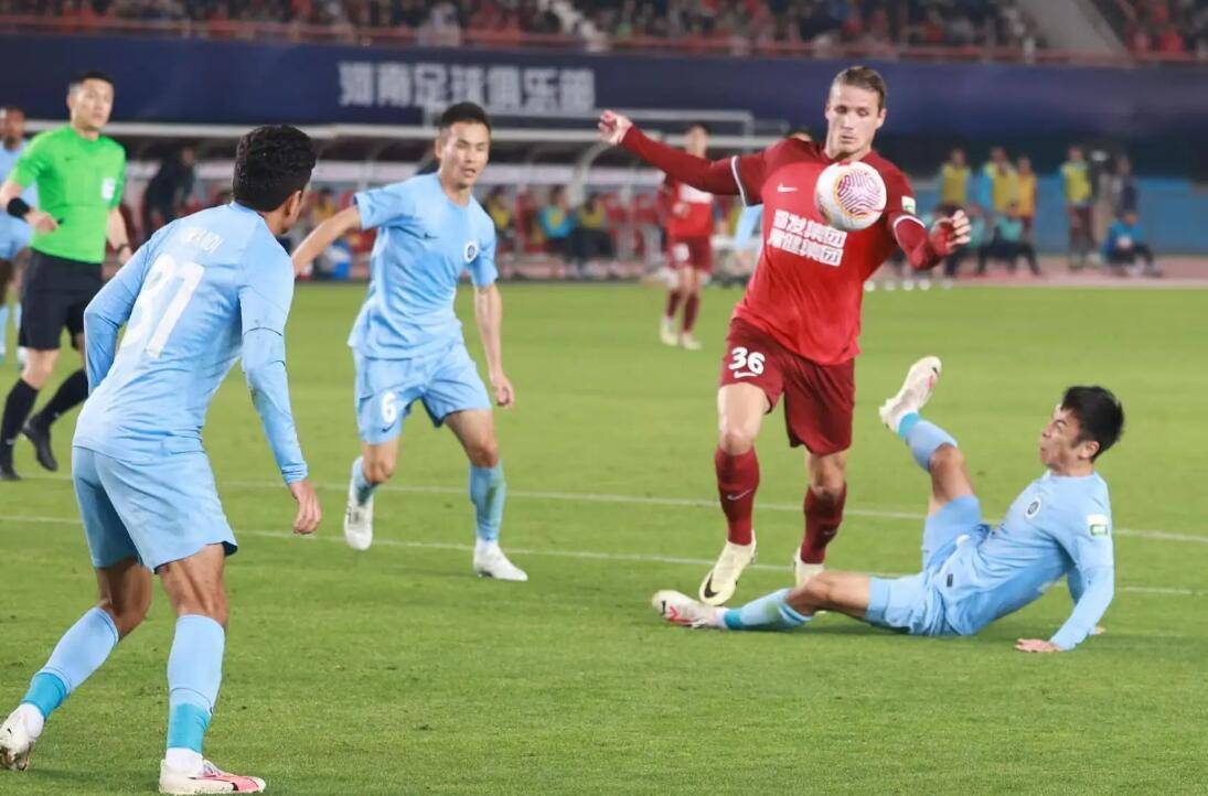 谁能笑到最后，体育赛场上悬念迭起
