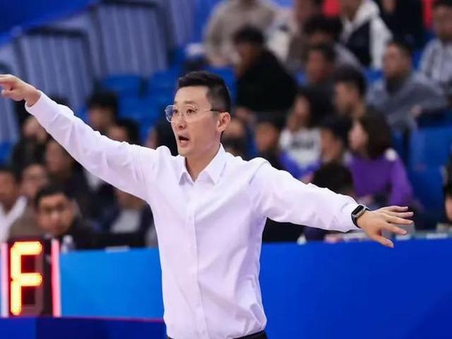 篮网队主教练赞叹球队团结，锁定季后赛席位